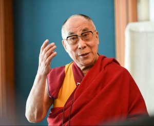 Der Dalai Lama bei seinem Besuch in Frankfurt vergangenes Jahr. Foto: Manuel Bauer