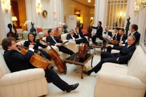 Witzige Truppe: Die zwölf Cellisten der Berliner Philharmoniker. Foto: www.die12cellisten.de