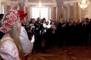 Das Hessentagspaar beim Empfang des Landeskommandos Hessen im Biebricher Schloss im April. Foto: Hessentag2015.de