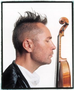 Star-Geiger Nigel Kennedy spielt diesen Sonntag im Kulturzentrum Schlachthof. Foto: Stadt Wiesbaden