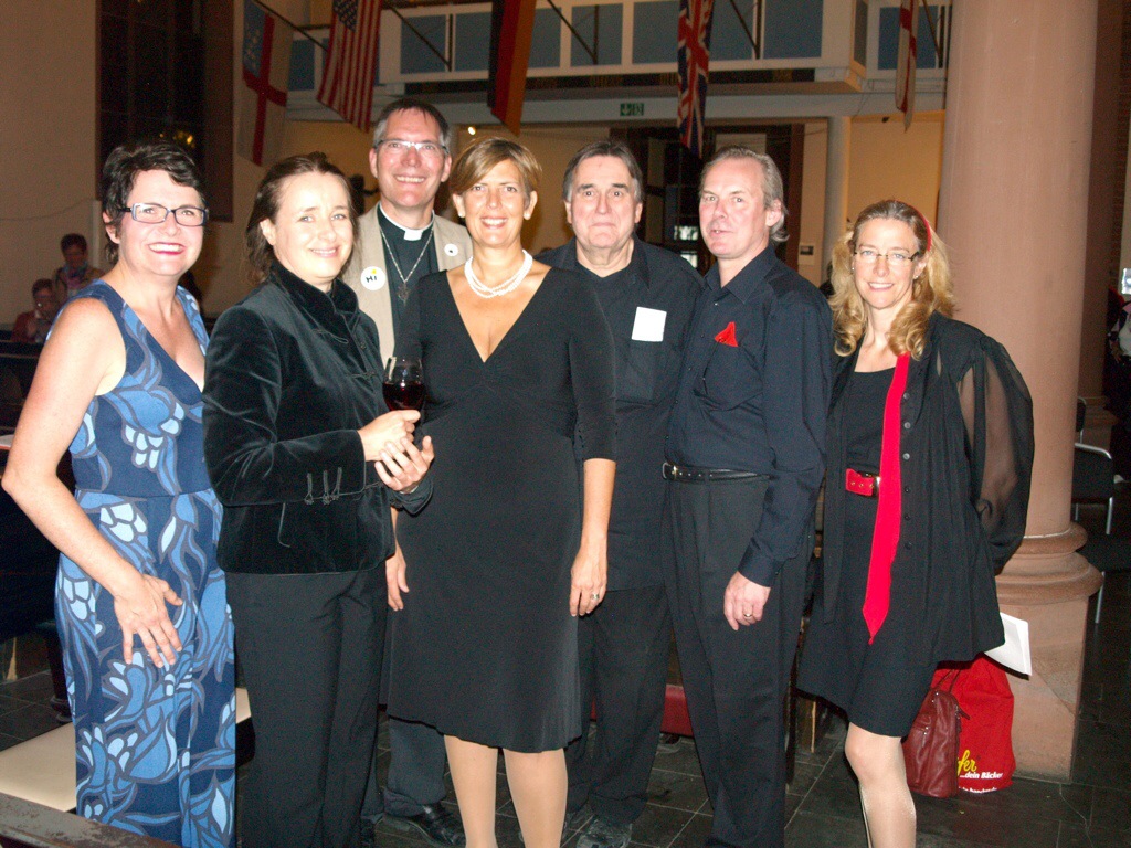 Hochkarätige Besetzung zum Jubiläum in der 150 Jahre alten anglikanischen Kirche St. Augustine of Canterbury: Sopranistin Sharon Kempton, Pianistin Erika LeRoux, Reverend Christopher Easthill, Mezzosopran Tami Jantzl, Wagner-Tenor John Treleven, Bariton Ivan Williams und Chorleiterin Deborah Lynn Cole, Sopran Foto: Gesine Werner