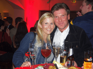 Cantina Imperial im Januar 2002: Michaela Schaffrath und Wiebaden-Insider Peter Schmidt. An diesem Abend stellte er ihr TV-Sport-Experte Jörg Dahlmann vor. Foto: Peter Schmidt