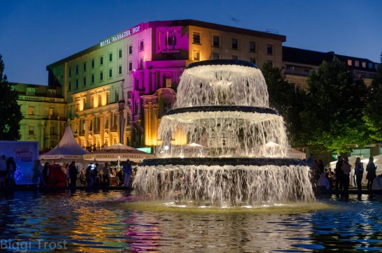  Ein Highlight: Die Rue in romantisches Licht getaucht. Foto: Biggi Trost