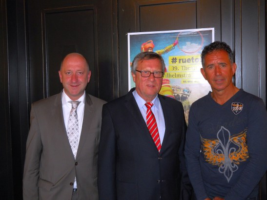 Die Fest-Macher (v.l.): Markus Ebel-Waldmann, Geschäftsführer der Kurhaus Wiesbaden GmbH, Wirtschaftsdezernent Detlev Bendel (CDU) und Organisator Holger Helmiss, Helmiss Events Foto: Peter Schmidt 