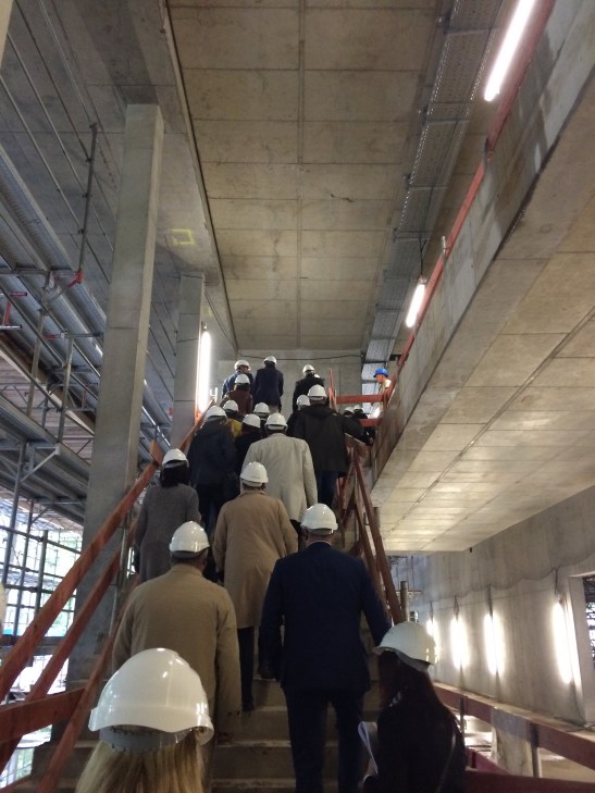 Etwa 40 Gäste (darunter einige Event-Veranstalter) durften jetzt erstmals die Baustelle begehen