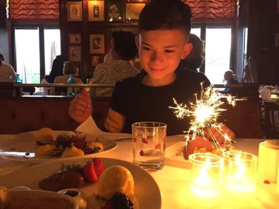 Der kleine Ben soll die Versteigerung eröffnen